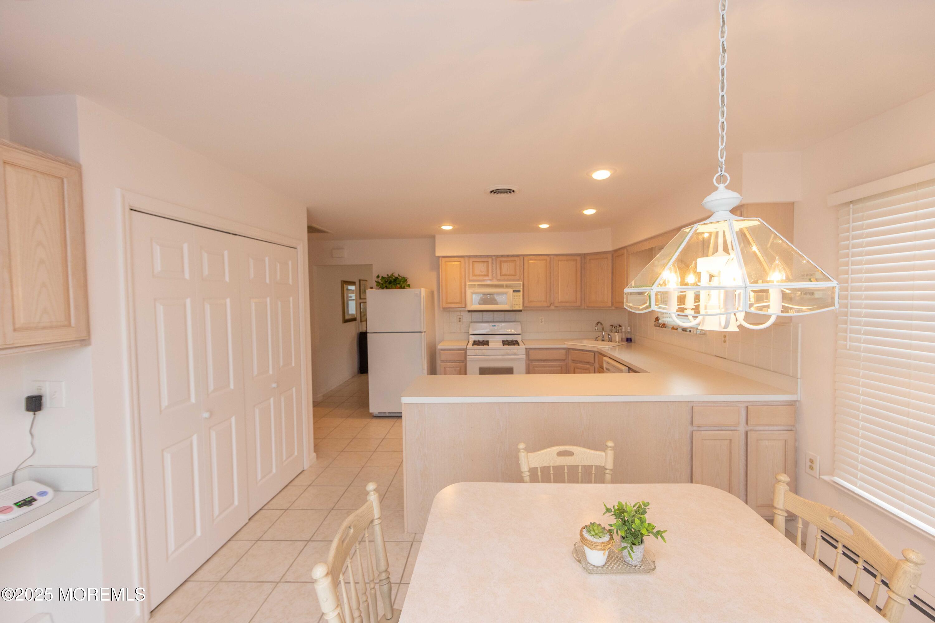 9 Lumsden Court, Toms River, New Jersey image 4