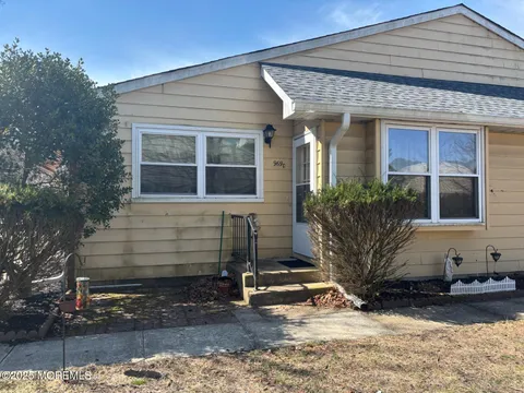 MLS: 22508309