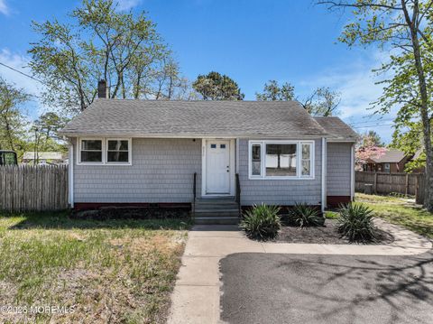 Photo of 838 Maple Avenue, Brick, NJ 08724 (MLS # 22611449)