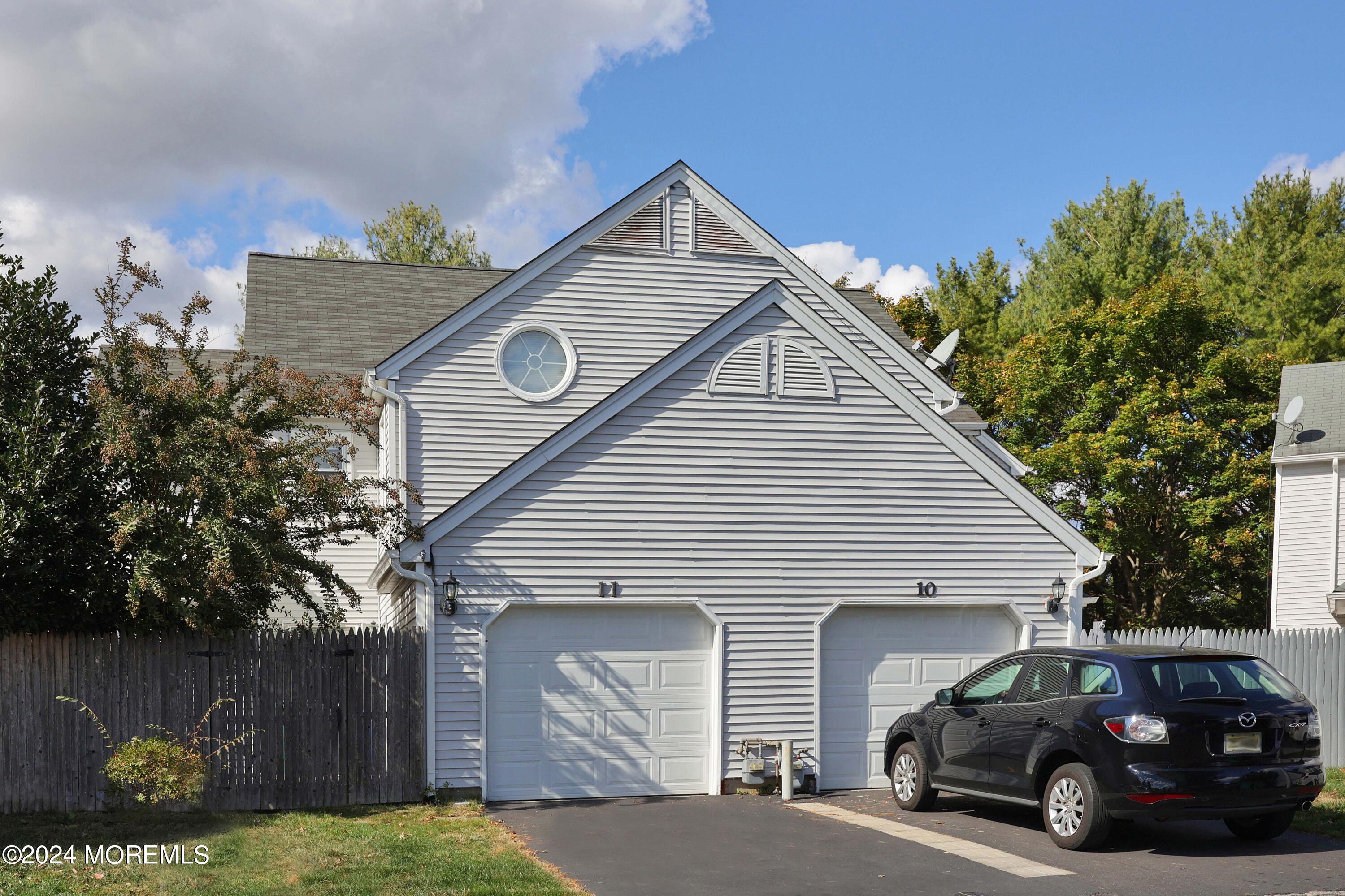 11 Poe Court, Freehold, New Jersey image 2