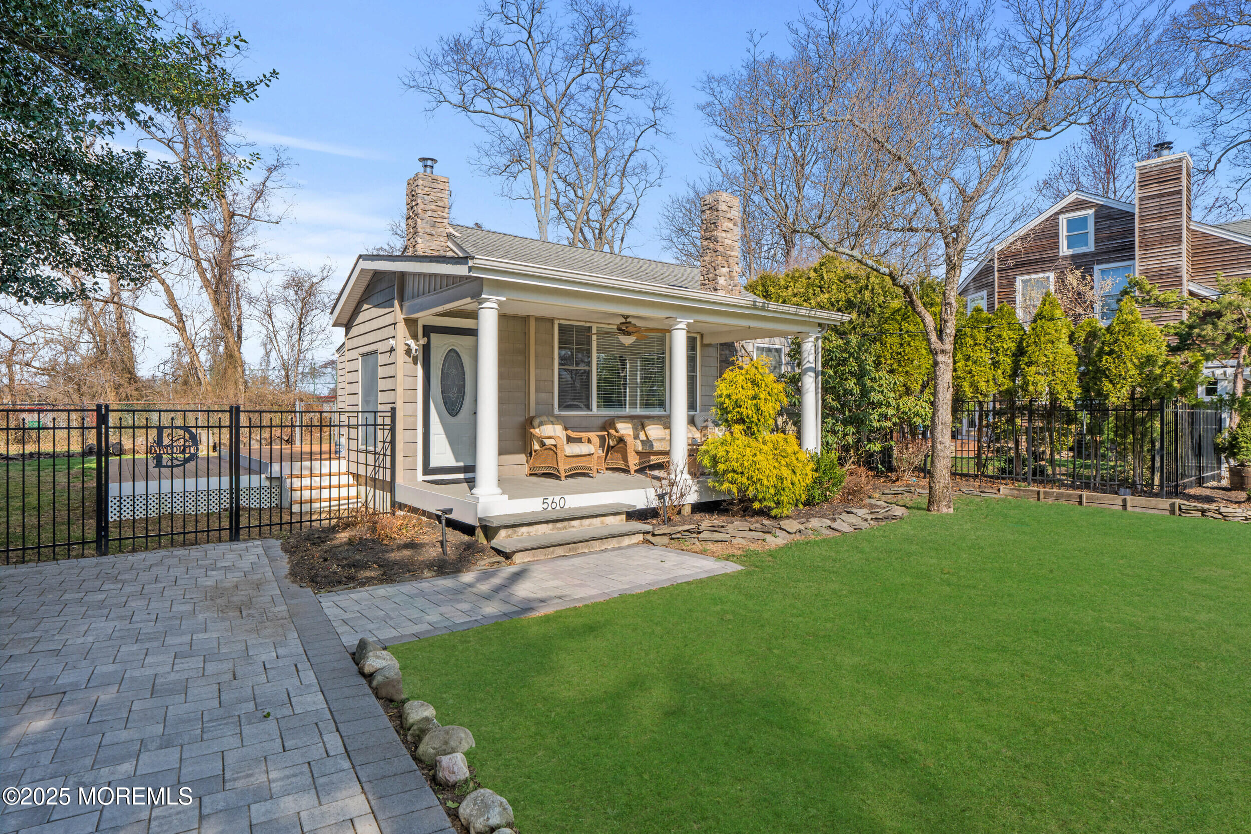 560 W Lincoln Avenue