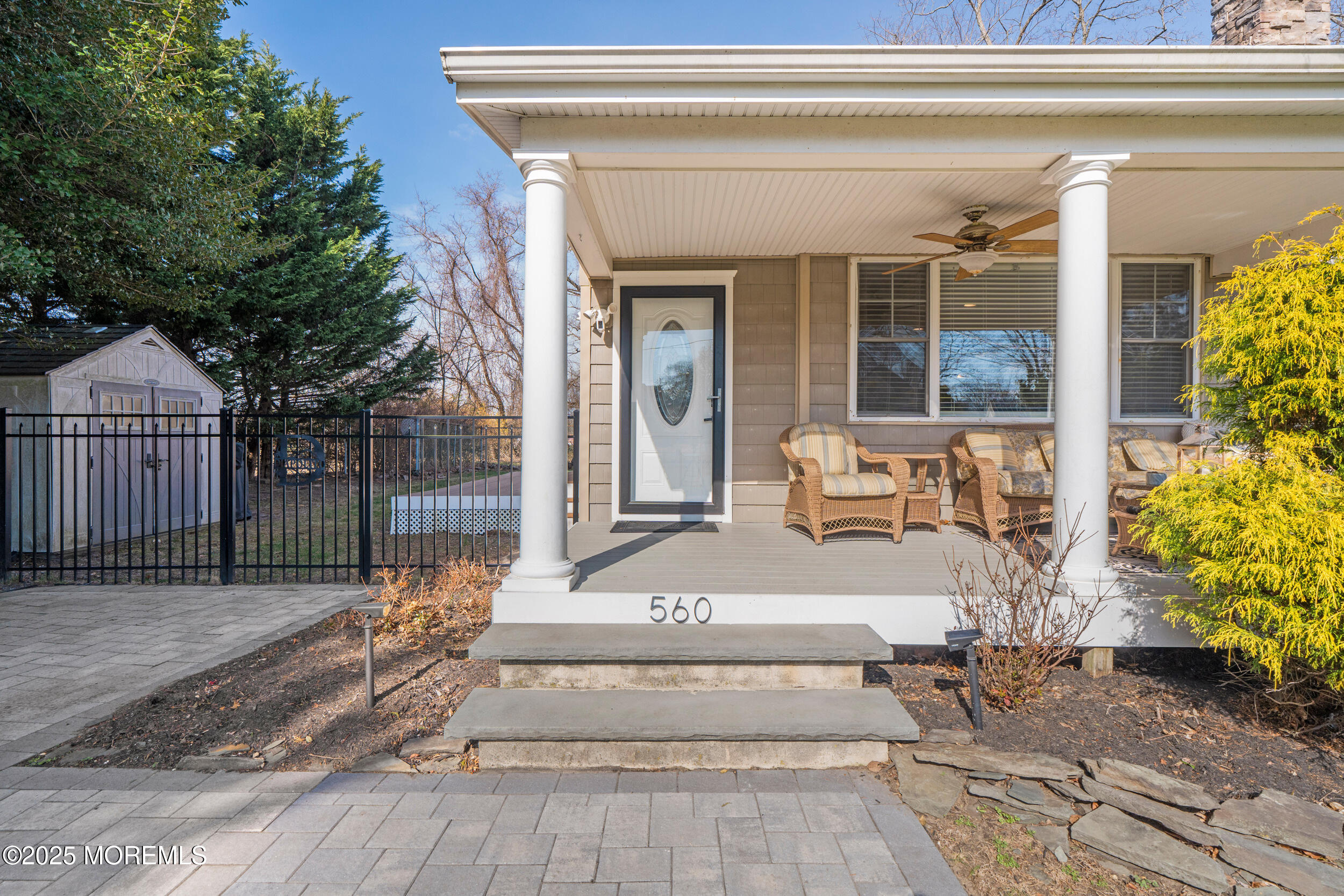 560 W Lincoln Avenue