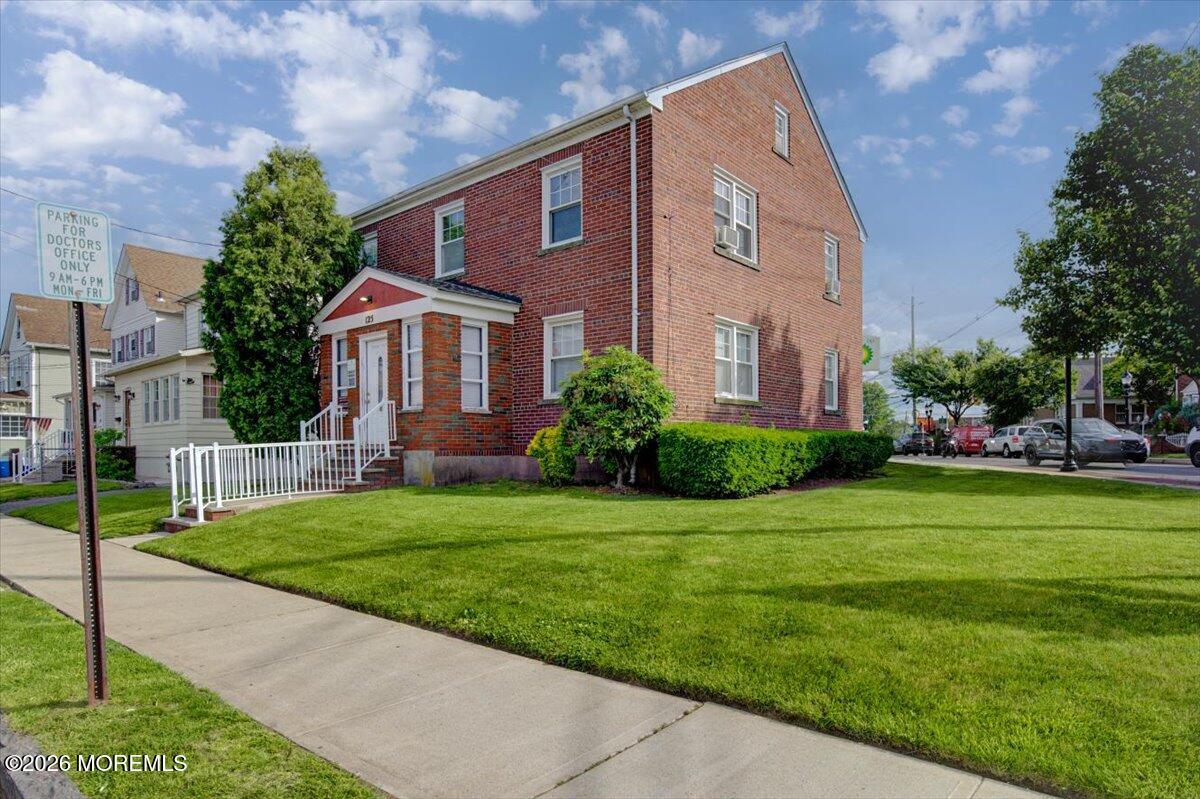 125 Lincoln Avenue