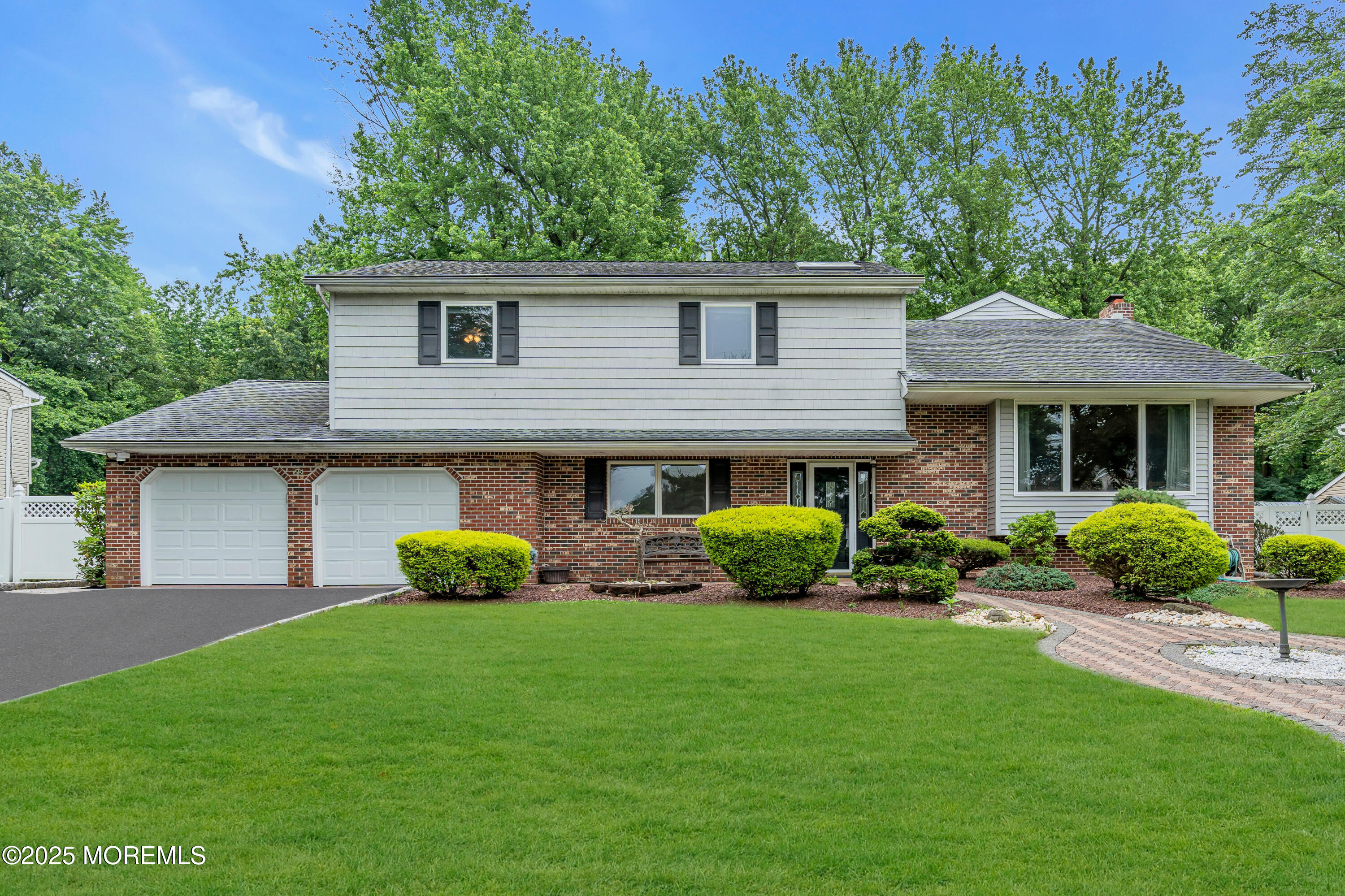 25 Canadian Woods Road