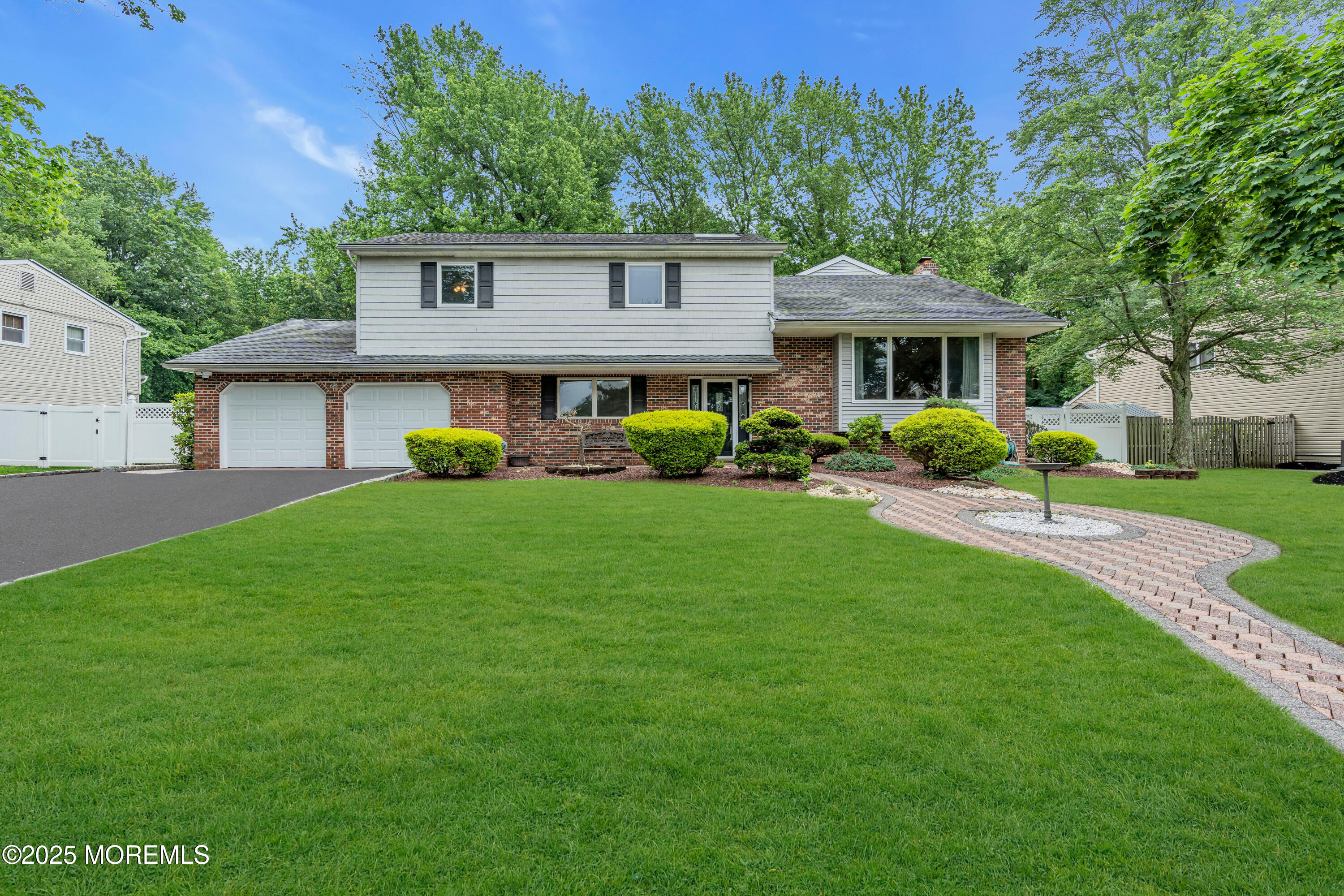 25 Canadian Woods Road