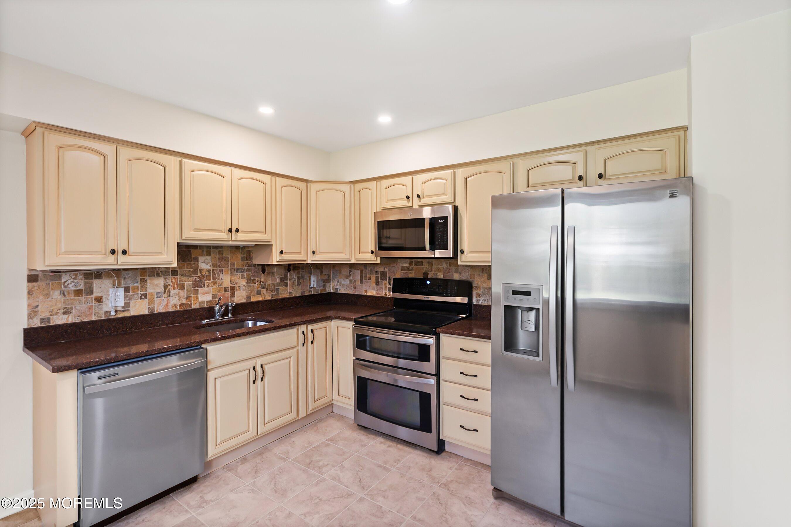 7 Hazelwood Court, Howell, New Jersey image 12