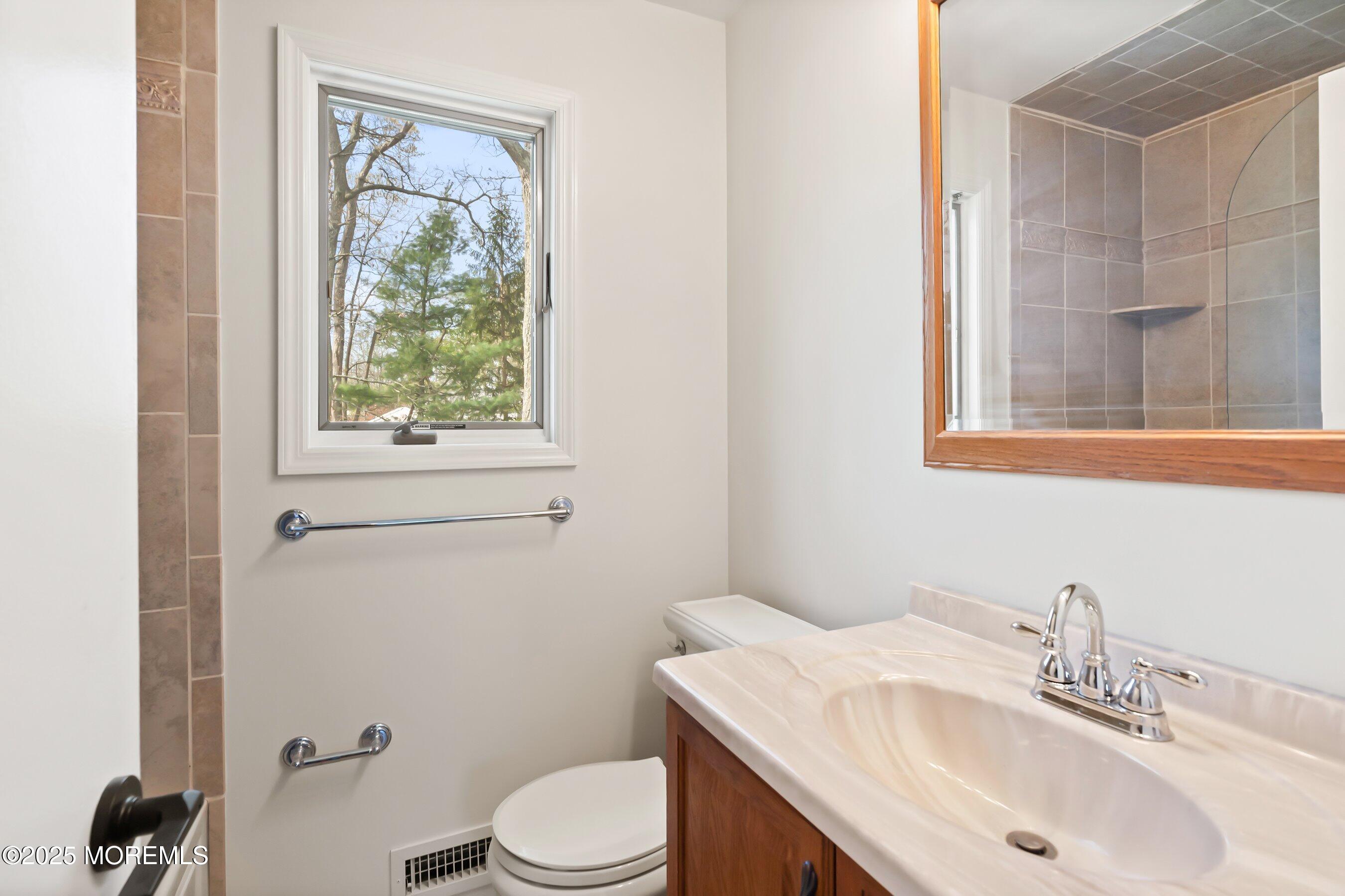 7 Hazelwood Court, Howell, New Jersey image 19