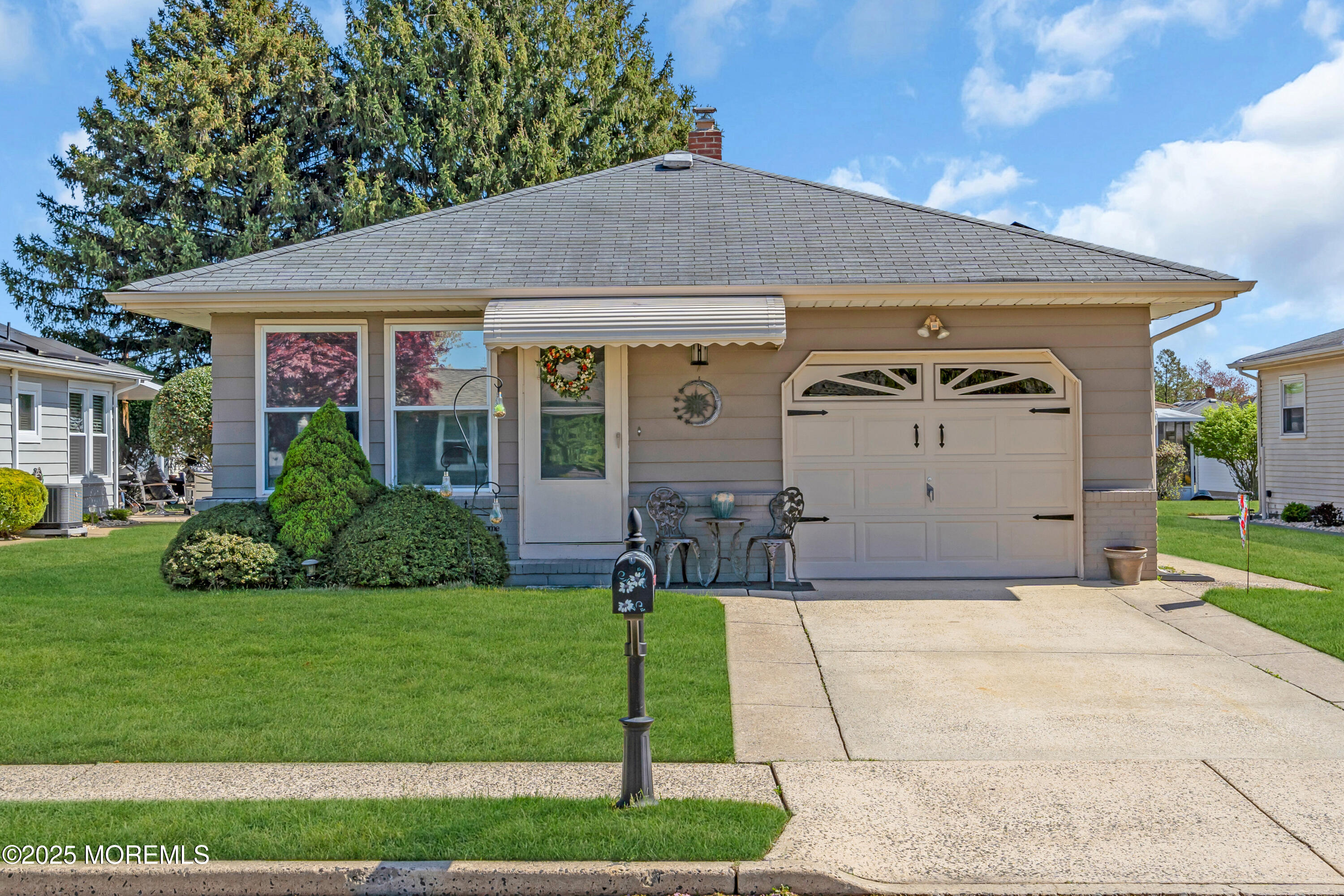 7 Aztec Court, Toms River, New Jersey image 1