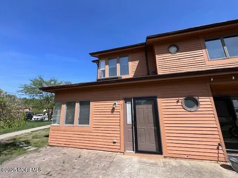 MLS: 22512435
