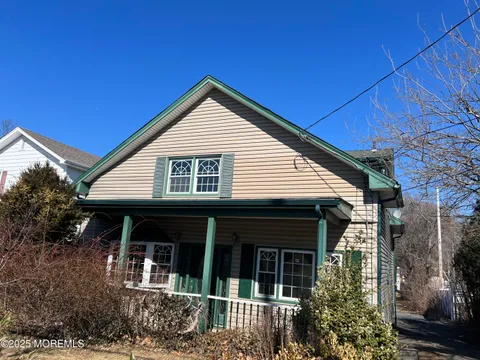 MLS: 22505261