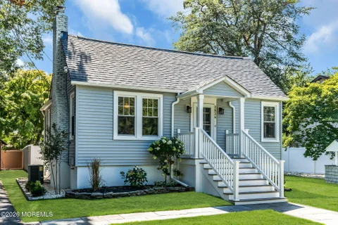MLS: 22629444