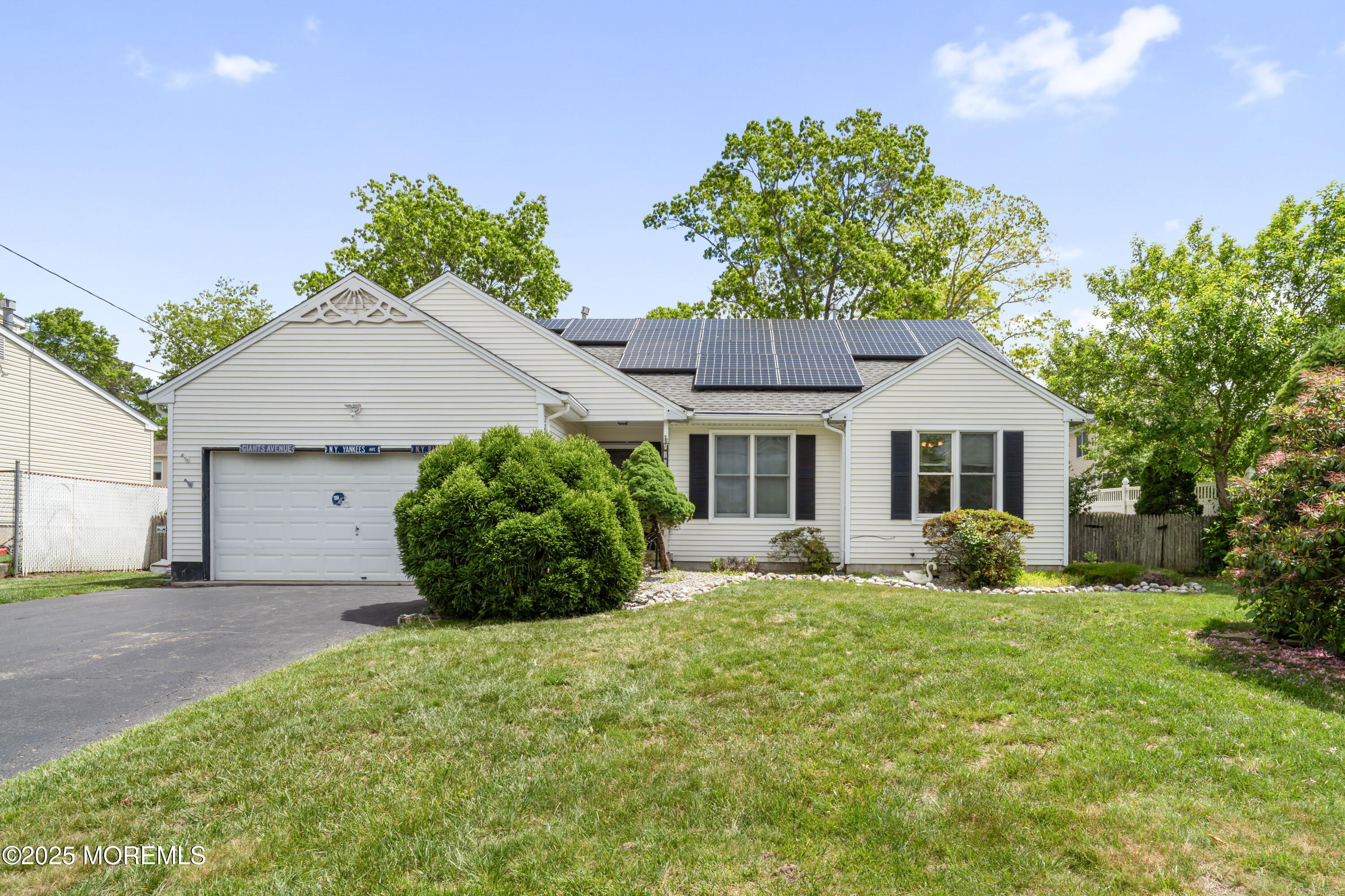 385 Mermaid Drive, Manahawkin, New Jersey image 4