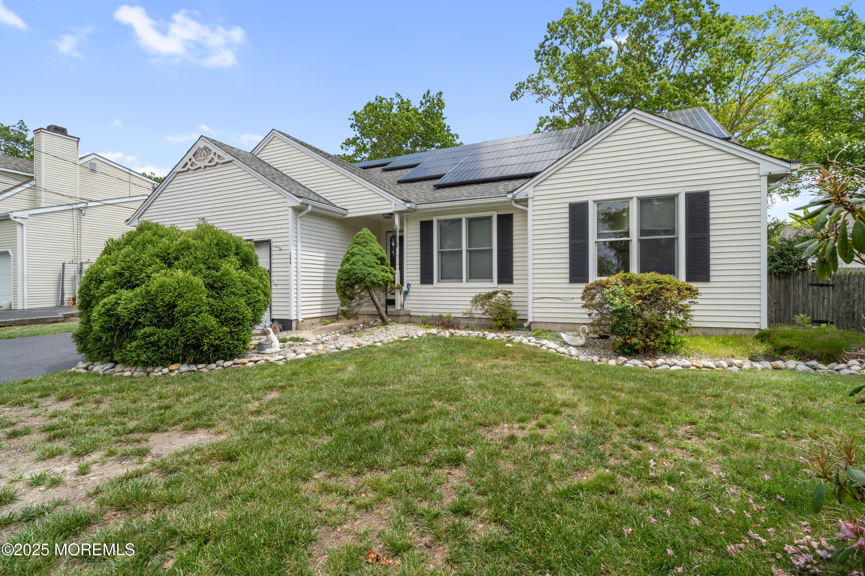 385 Mermaid Drive, Manahawkin, New Jersey image 2