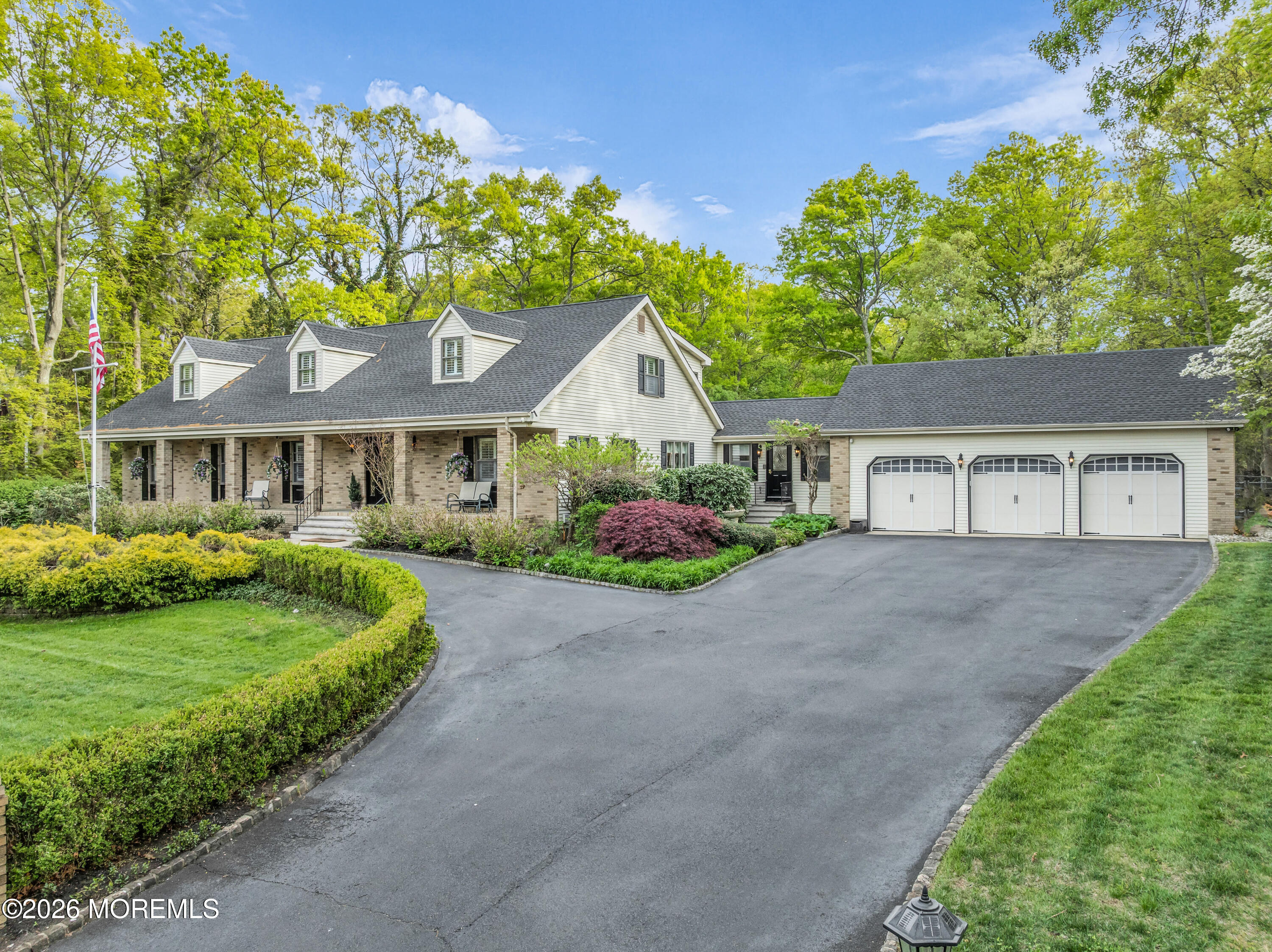 1913 Shadowbrook Drive