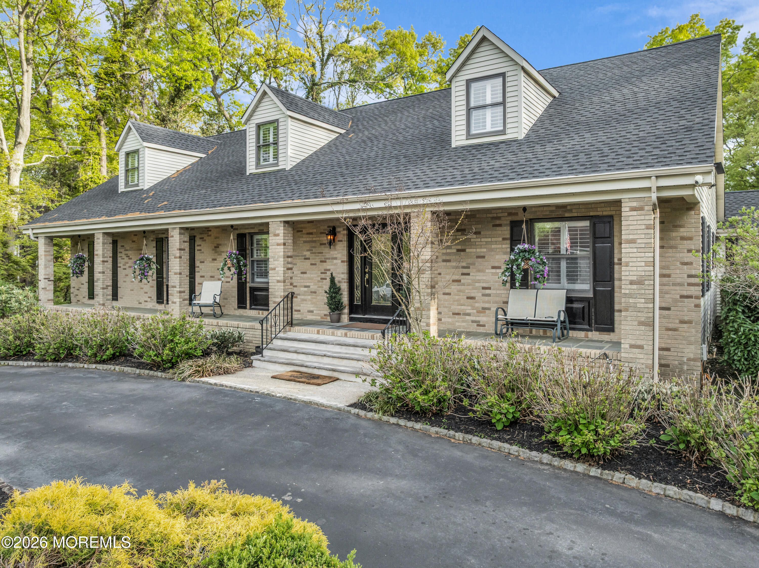 1913 Shadowbrook Drive