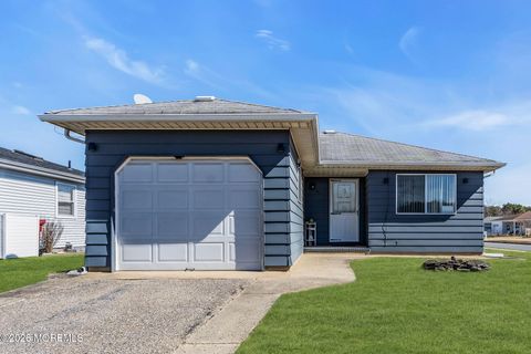 Homes For Sale - 31 Boca Raton Street<br/> Toms River, NJ 08757