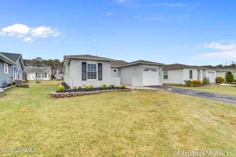 Homes For Sale - 10 Vernon Court<br/> Brick, NJ 08724