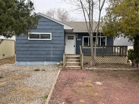 MLS: 22507557