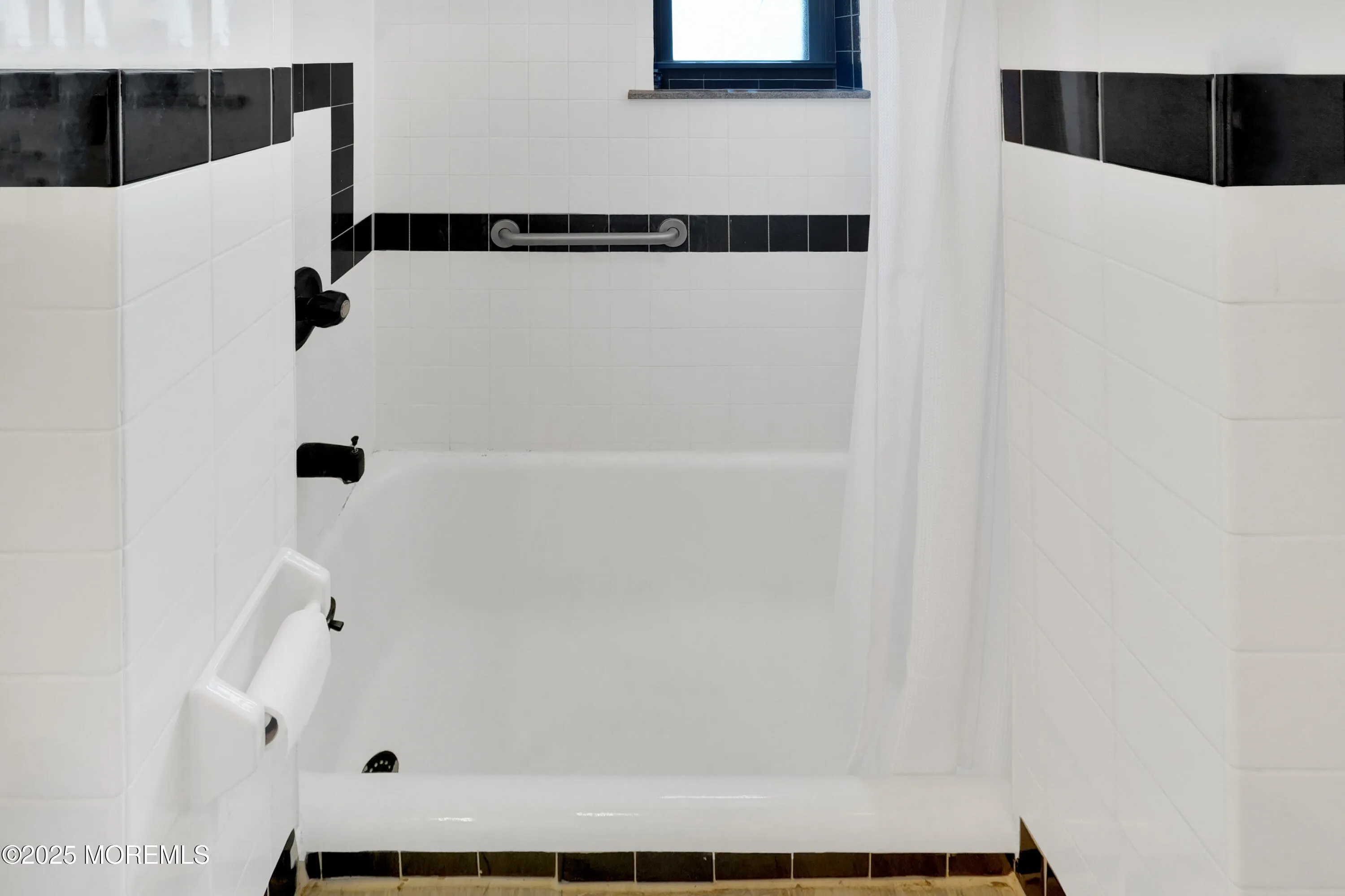 Asbury Park, New Jersey 07712, United States, 1 Bedroom Bedrooms, ,1 BathroomBathrooms,Residential,Pending,196874