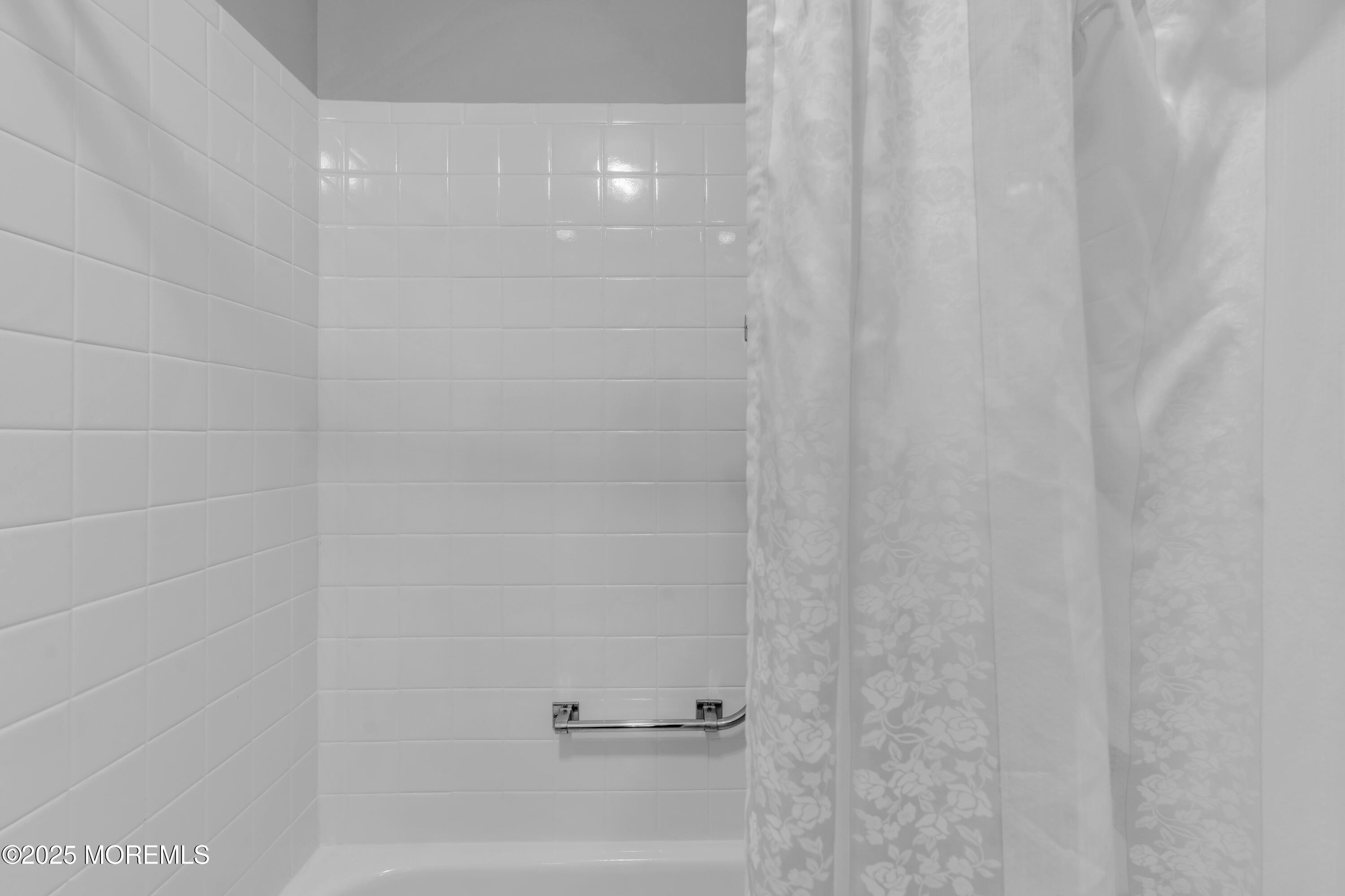 132 Lexington Court, Red Bank, New Jersey image 38