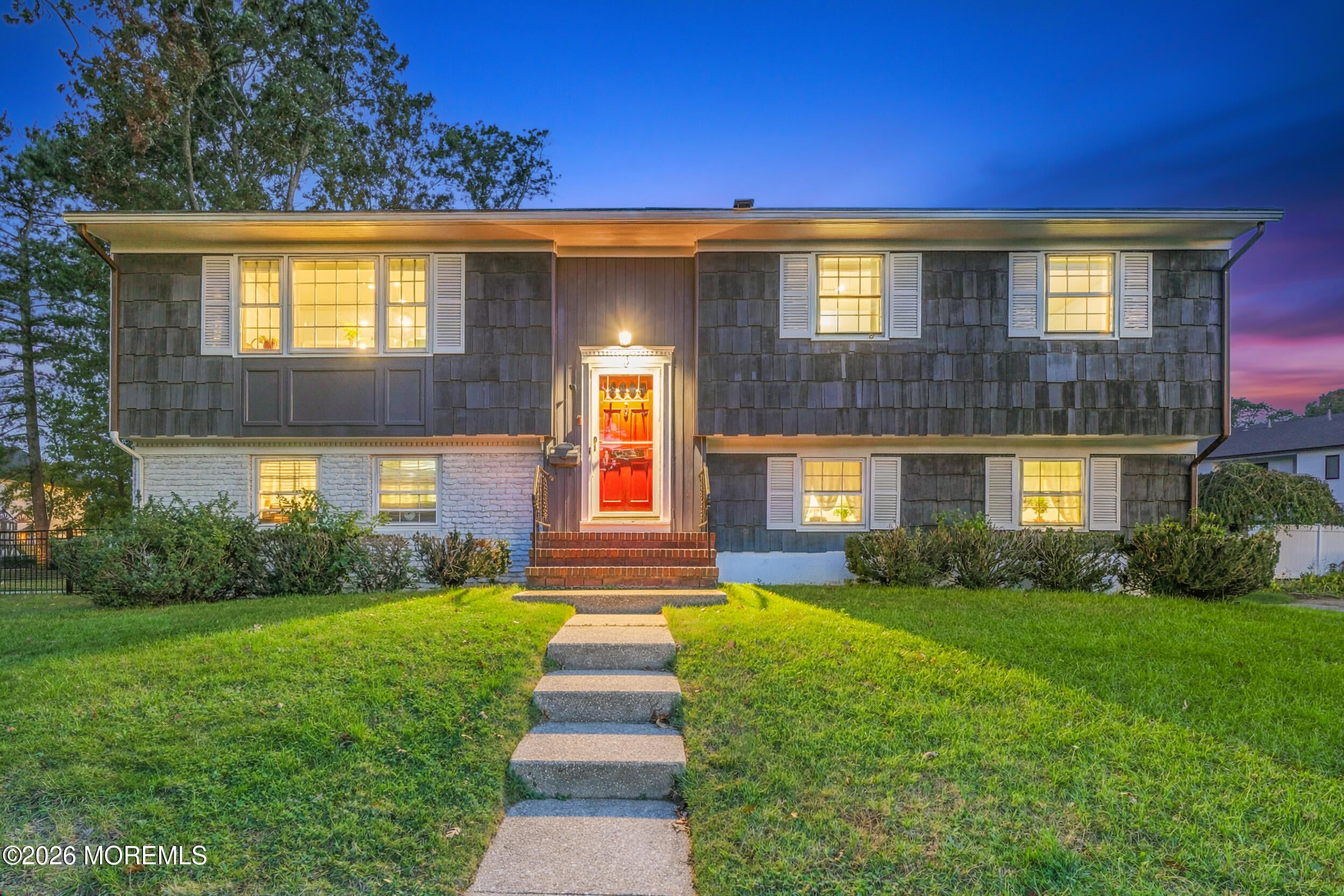 3 Roslyn Drive