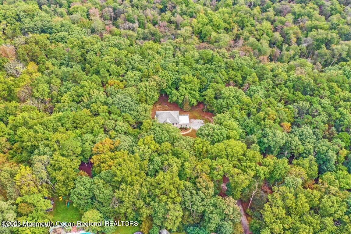2557 Huckleberry Road