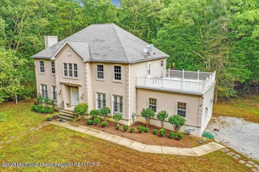2557 Huckleberry Road