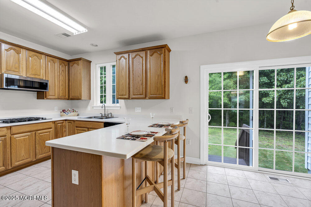 8 Connor Drive, Manalapan, New Jersey image 21