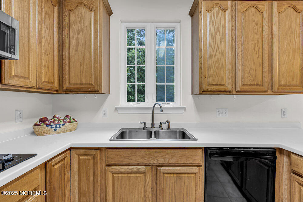 8 Connor Drive, Manalapan, New Jersey image 23