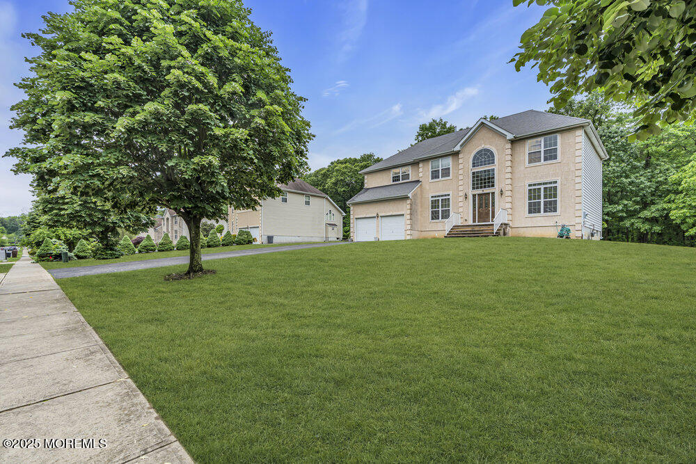 8 Connor Drive, Manalapan, New Jersey image 7
