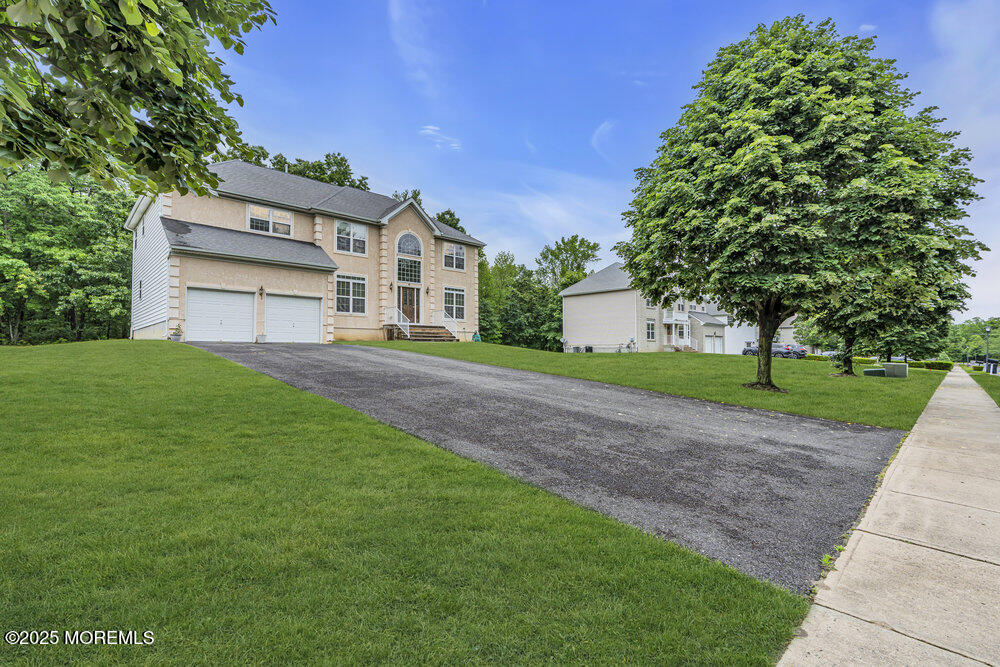 8 Connor Drive, Manalapan, New Jersey image 6