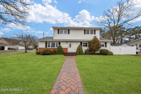 Photo of 101 Havens Drive, Brick, NJ 08723 (MLS # 22601331)