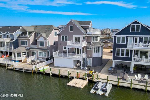 Photo of 417 Delray Drive, Lavallette, NJ 08735 (MLS # 22530656)