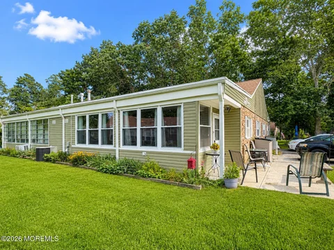 MLS: 22625356