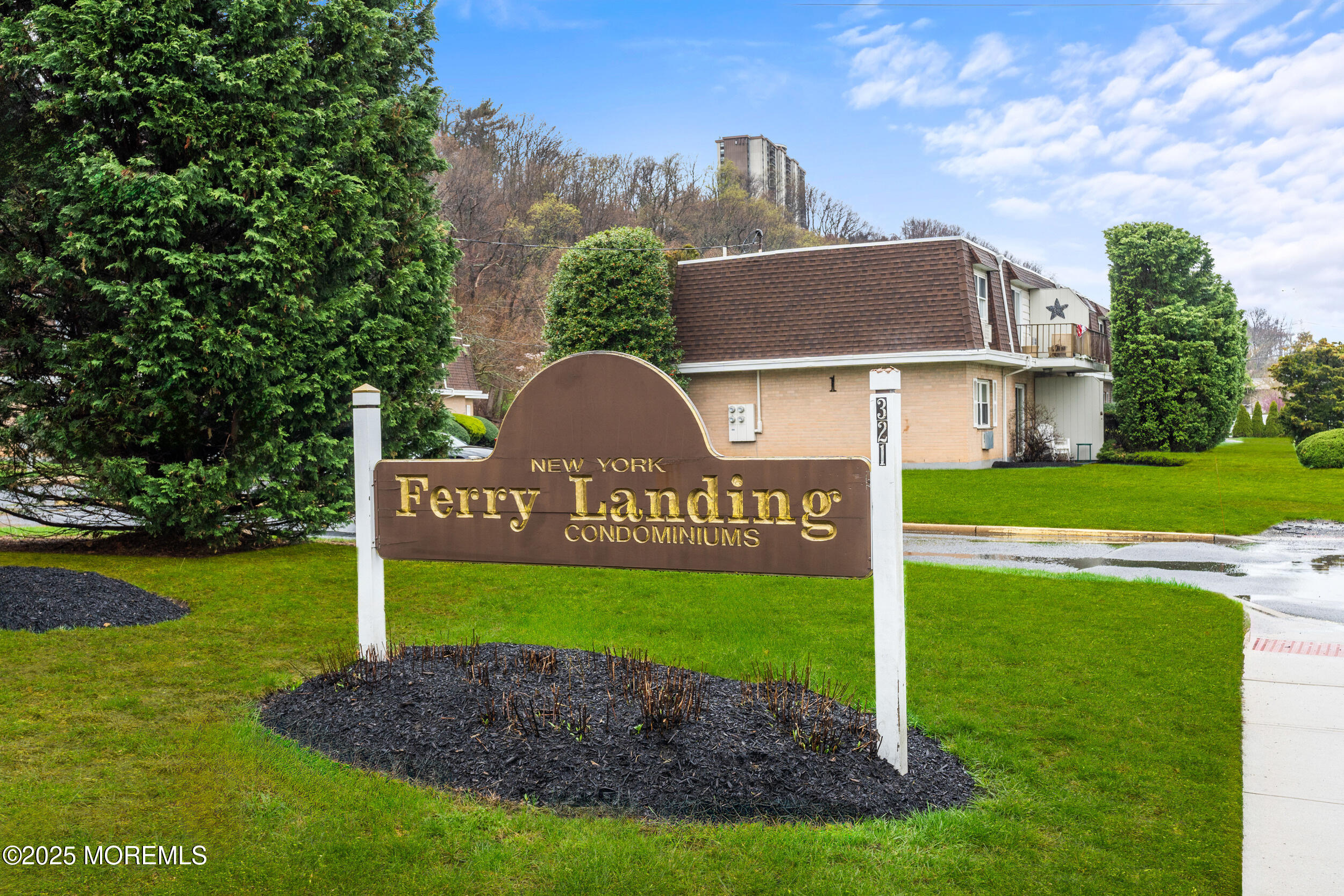 321-323 Shore Drive #3, Highlands, New Jersey image 2