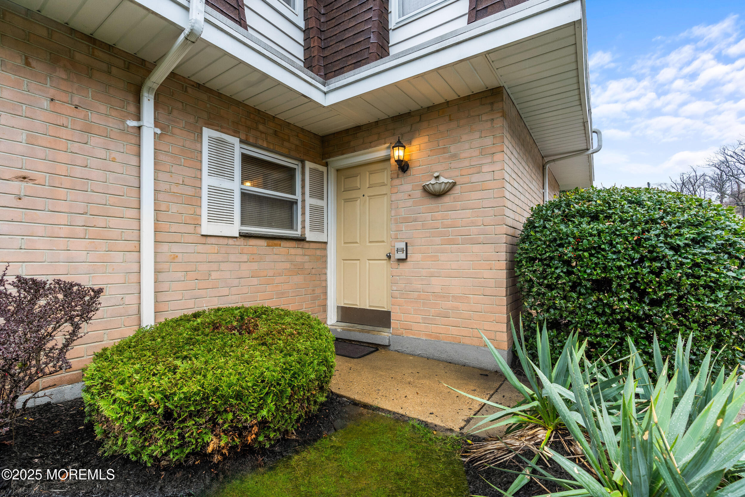321-323 Shore Drive #3, Highlands, New Jersey image 3