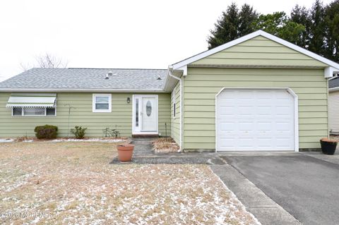 15 Chateux Lane Toms River NJ 08757