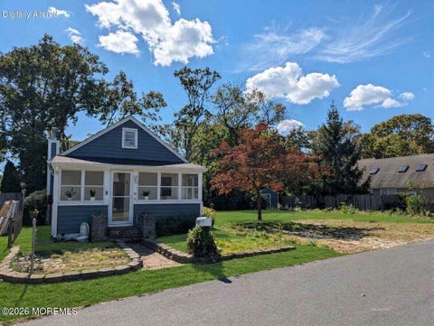 Photo for 913 Cypress Avenue