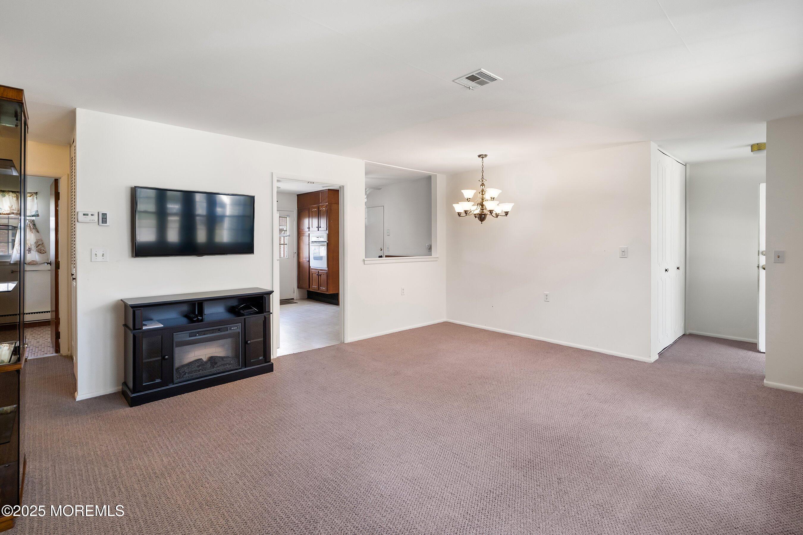 480A Thornbury Court, Lakewood, New Jersey image 5