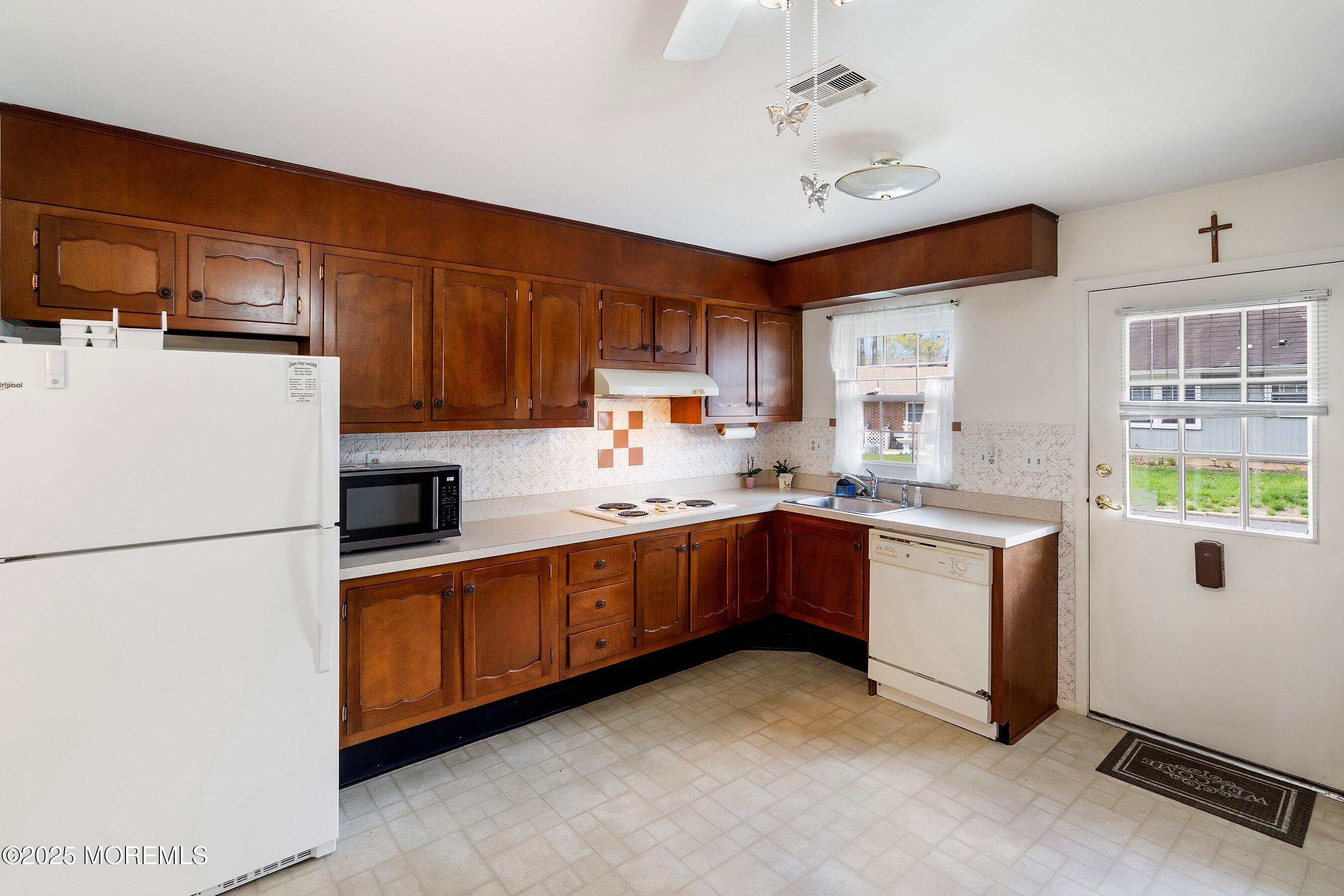 480A Thornbury Court, Lakewood, New Jersey image 6