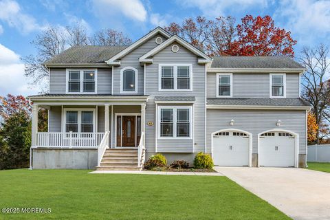 Photo of 825 Ethan Court, Toms River, NJ 08753 (MLS # 22534240)