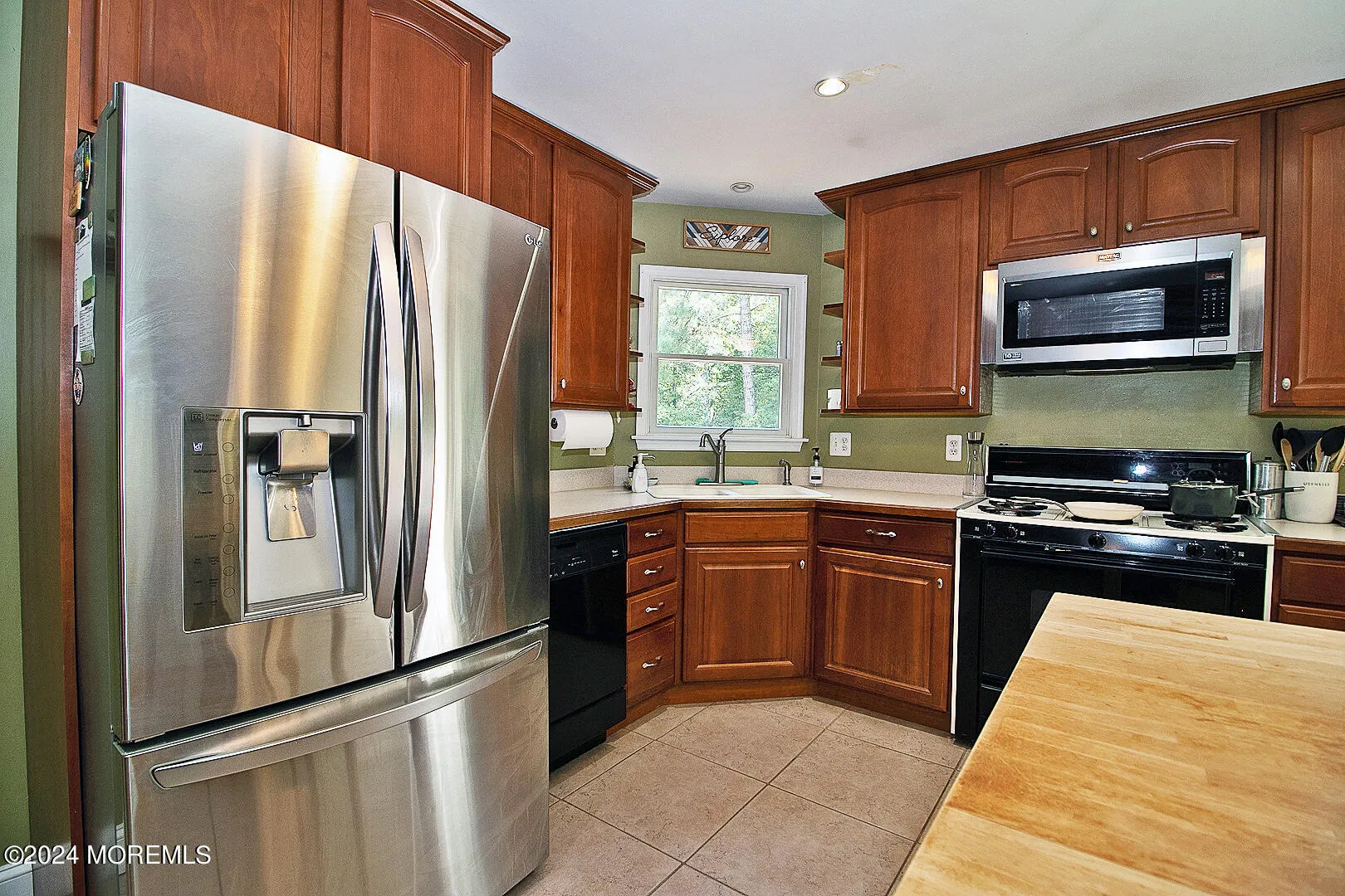 West Creek, New Jersey 08092, United States, 4 Bedrooms Bedrooms, ,3 BathroomsBathrooms,Residential,Pending,46585