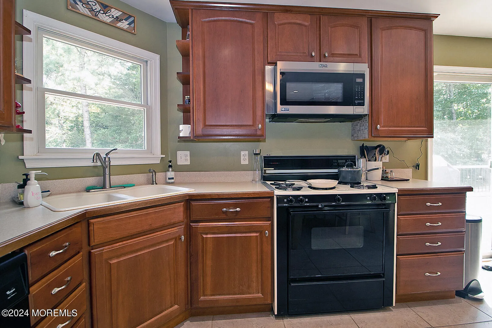 West Creek, New Jersey 08092, United States, 4 Bedrooms Bedrooms, ,3 BathroomsBathrooms,Residential,Pending,46585