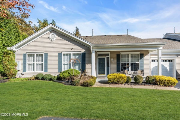 33 GOLDEN WILLOWS AVE, LAKEWOOD, NJ 08701 - Image b2ecd4c3ab3d1591885f402a97e8ae48/4274086044