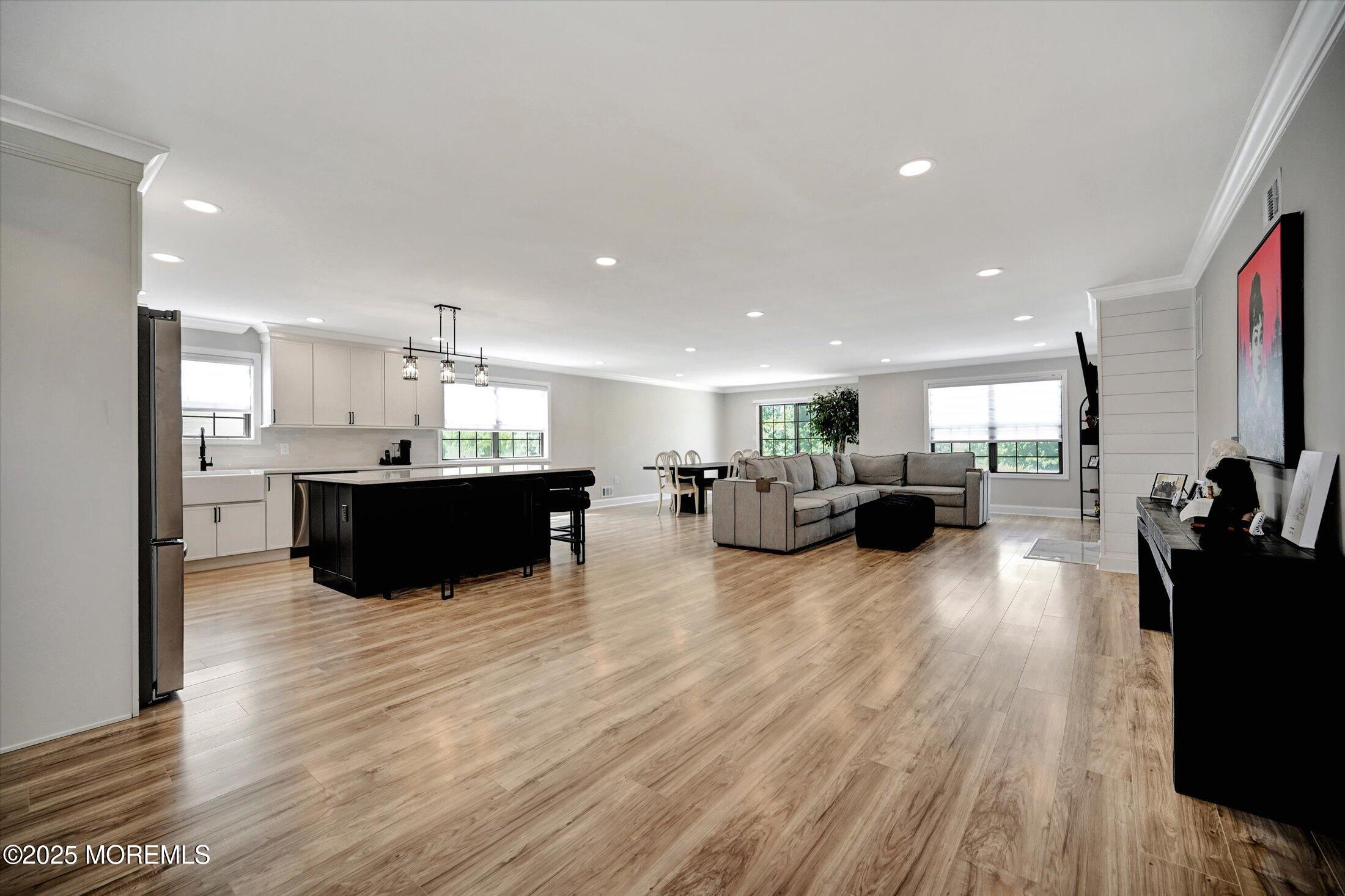 41 Lakeview Drive
