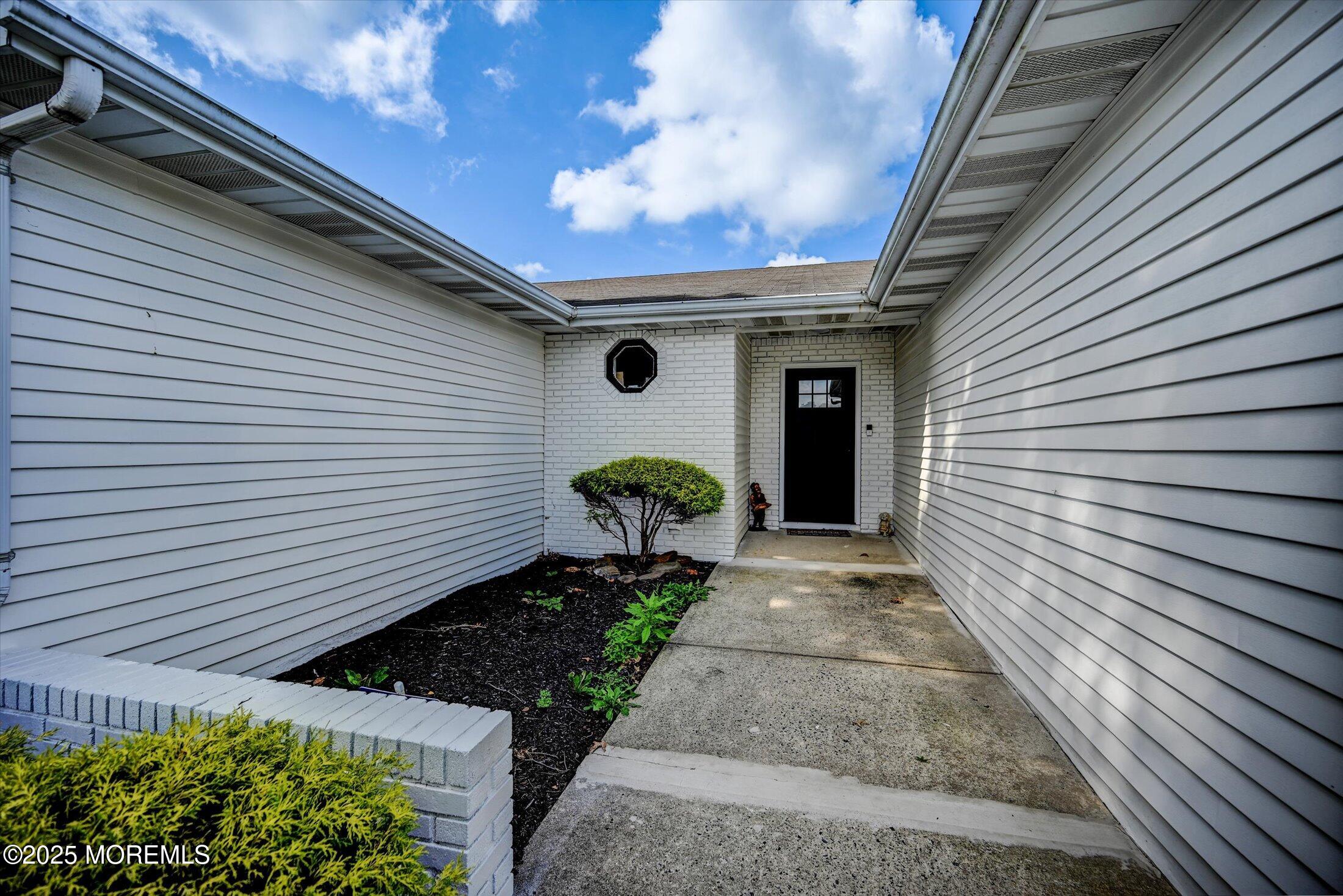 41 Lakeview Drive