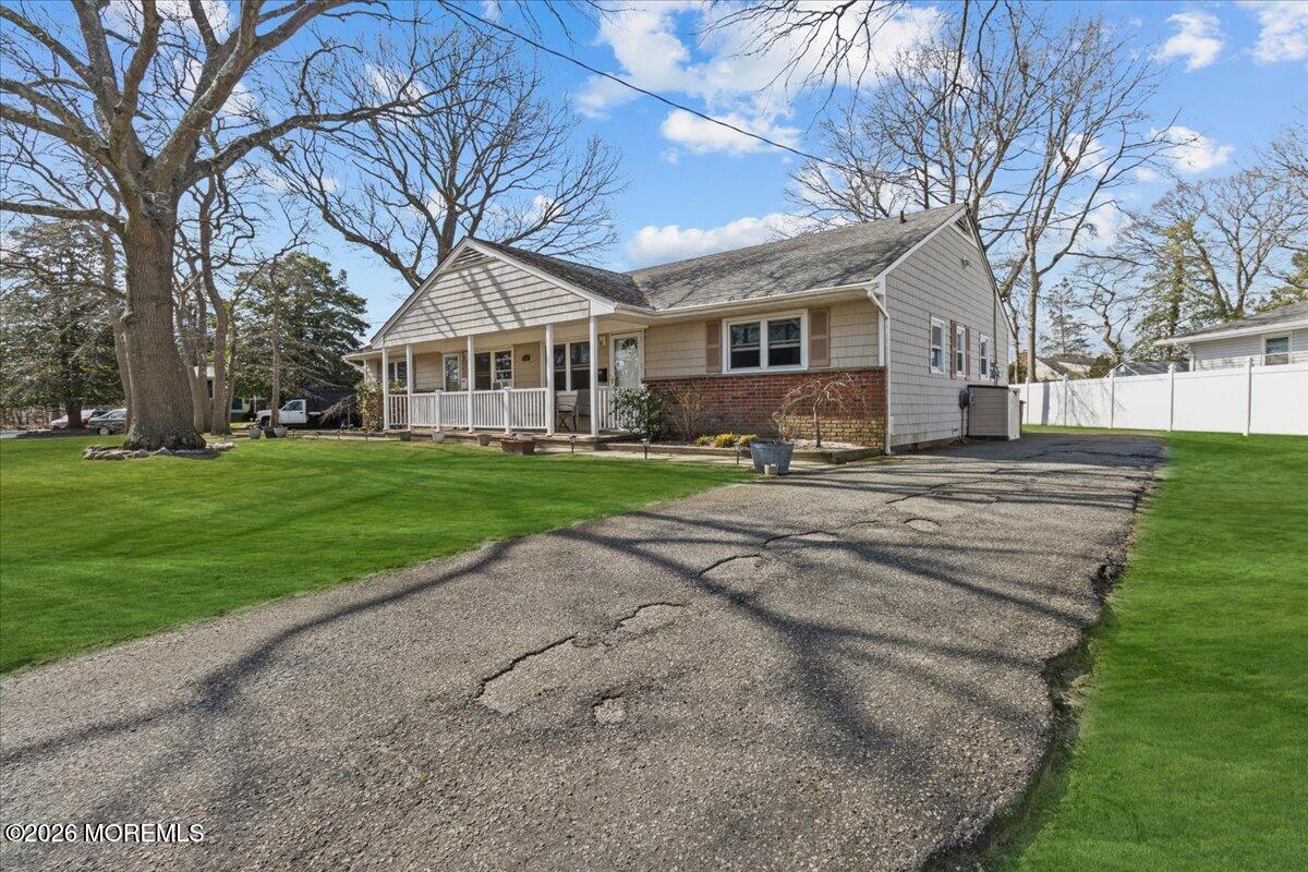 1003 Hollywood Boulevard