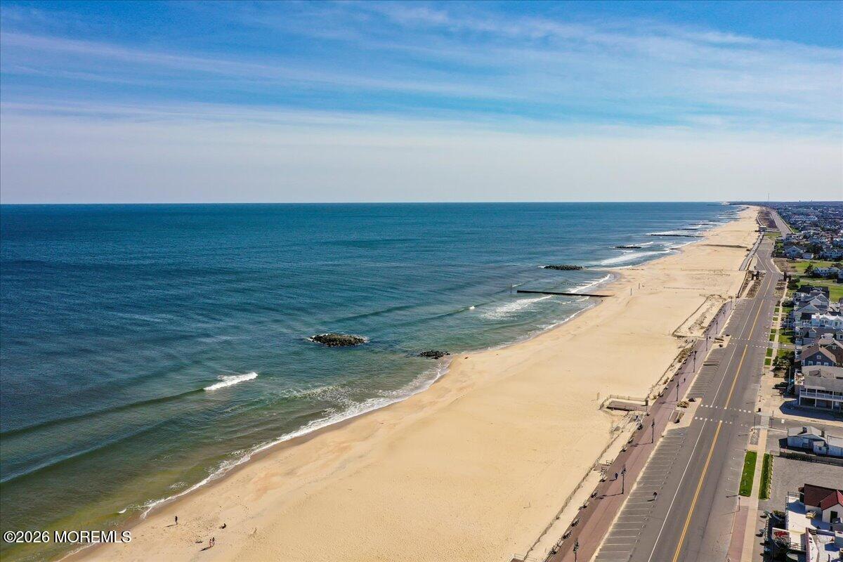 Belmar, New Jersey, 07719, United States, 5 Bedrooms Bedrooms, ,2 BathroomsBathrooms,Residential,Active,2035139