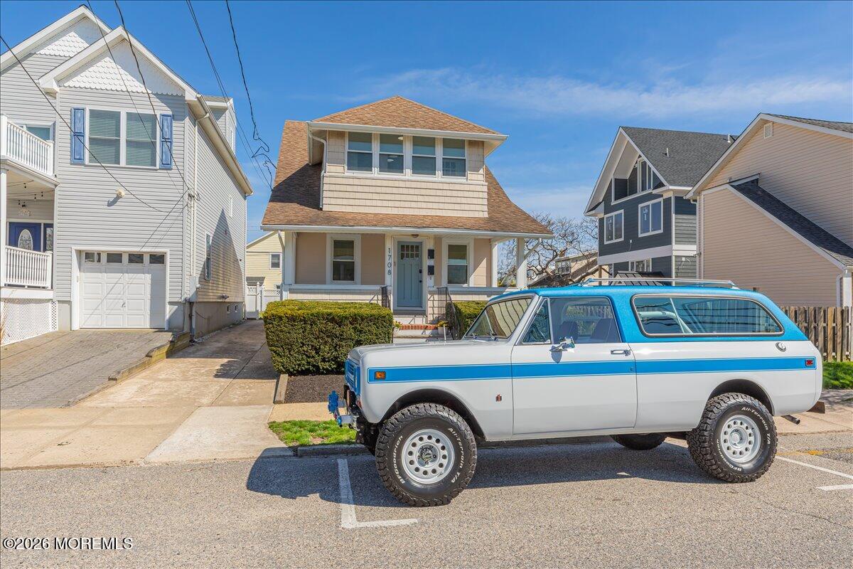 Belmar, New Jersey, 07719, United States, 5 Bedrooms Bedrooms, ,2 BathroomsBathrooms,Residential,Active,2035139