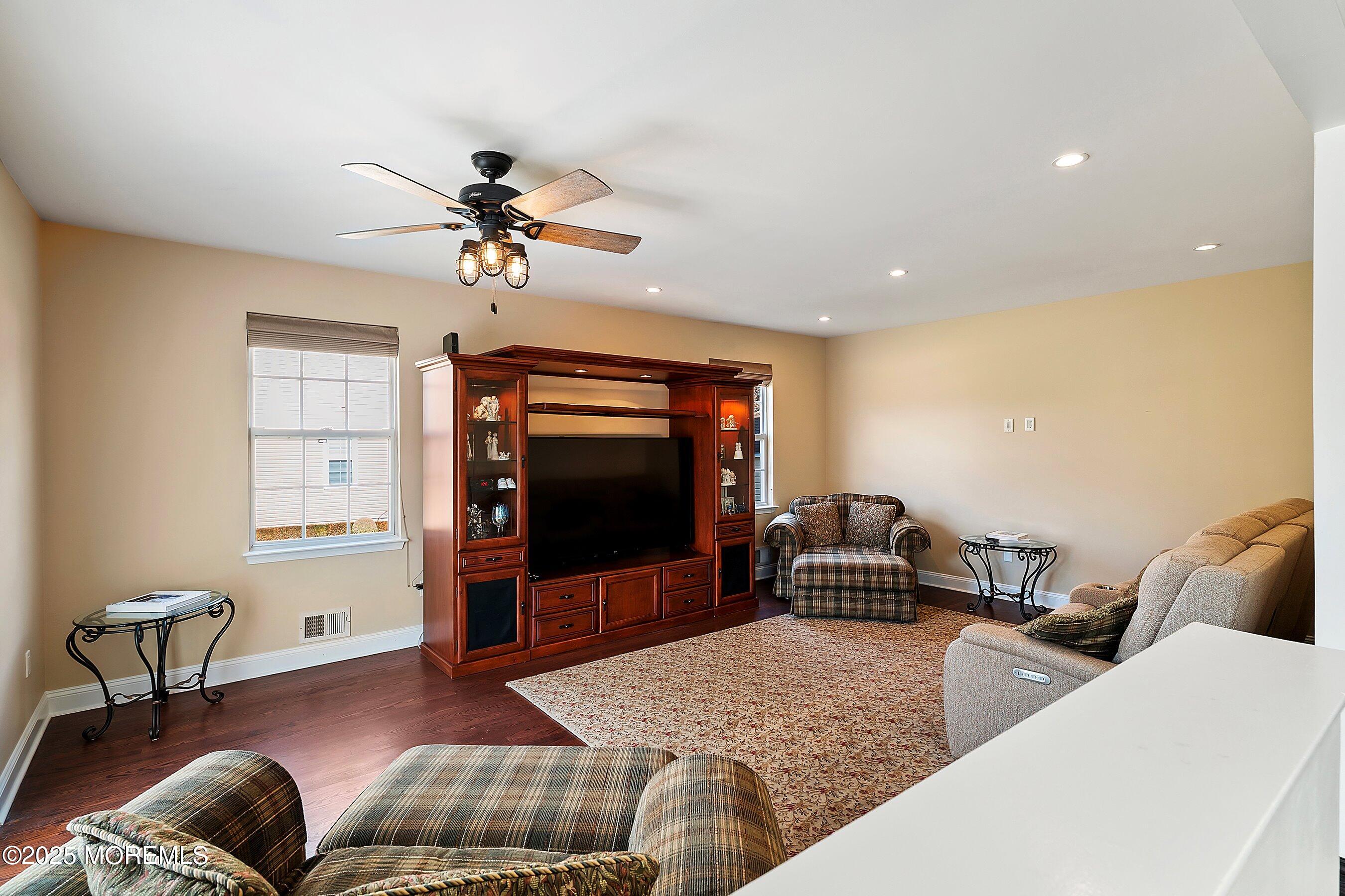 19 Carter Drive, Old Bridge, New Jersey image 18